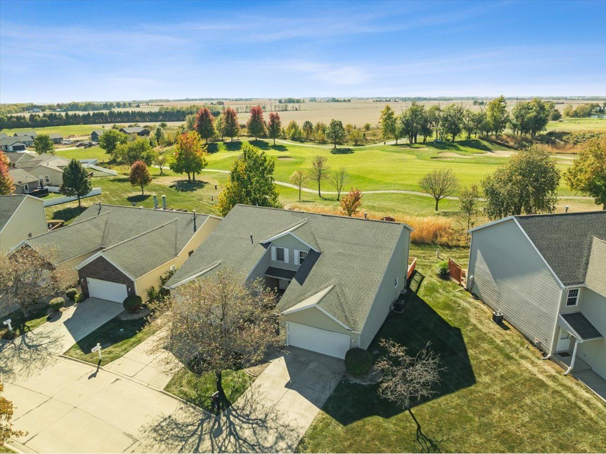 Homes & Condos & Townhomes Sold Fox Creek Village Bloomington Illinois, 2720 Westbrook