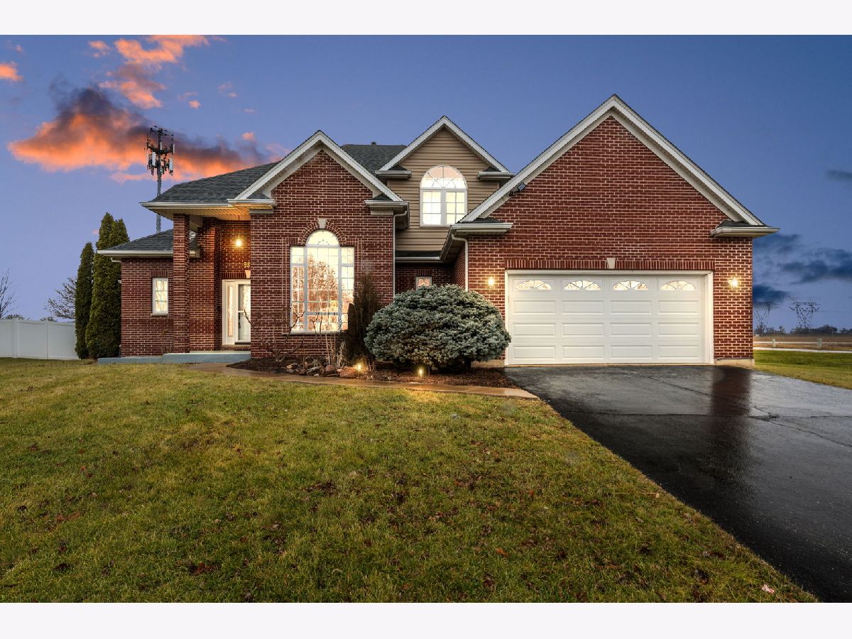Homes Sold Churchill Farms Plano Illinois, 951 Derby