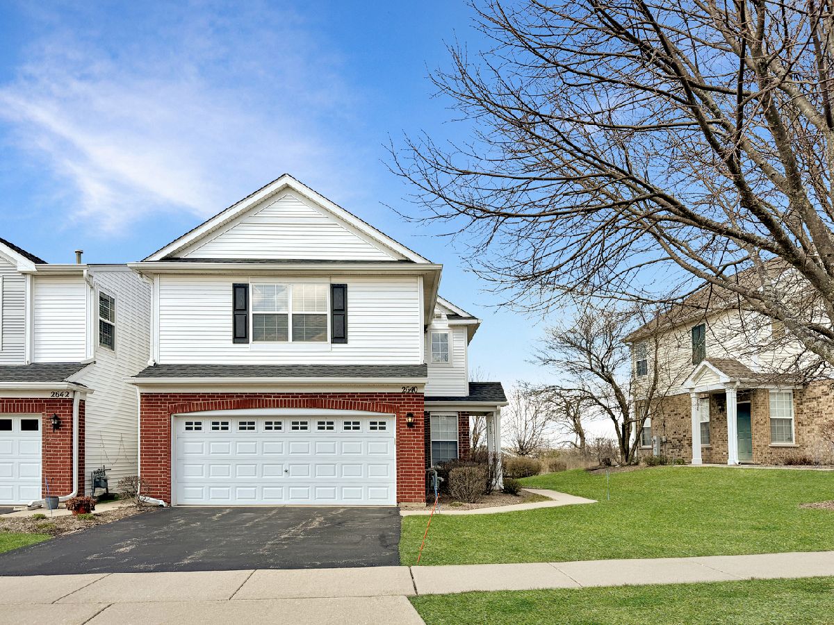 Townhomes Rented Millbrook Algonquin Illinois, 2640 Williamsburg
