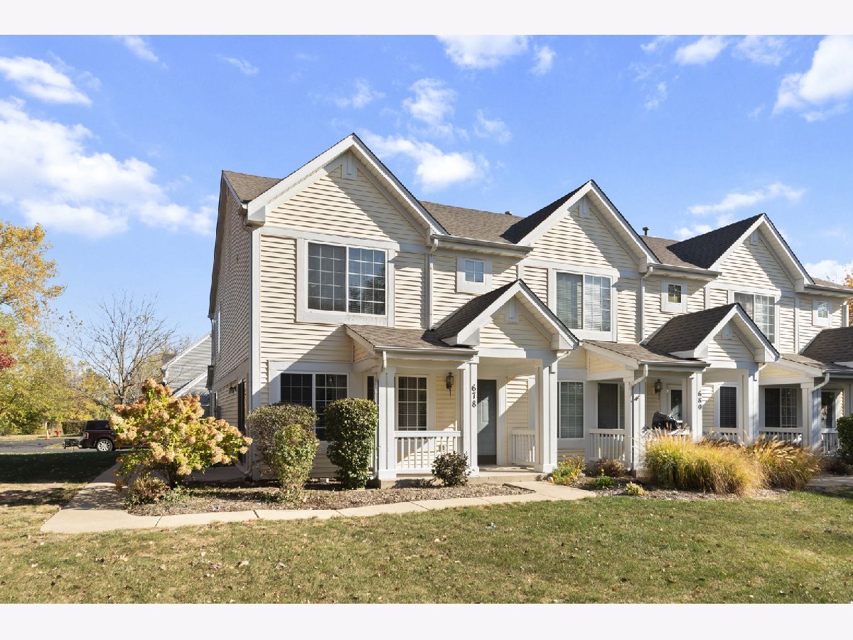 Townhomes Sold Lincoln Station Oswego Illinois, 678 Lincoln Station