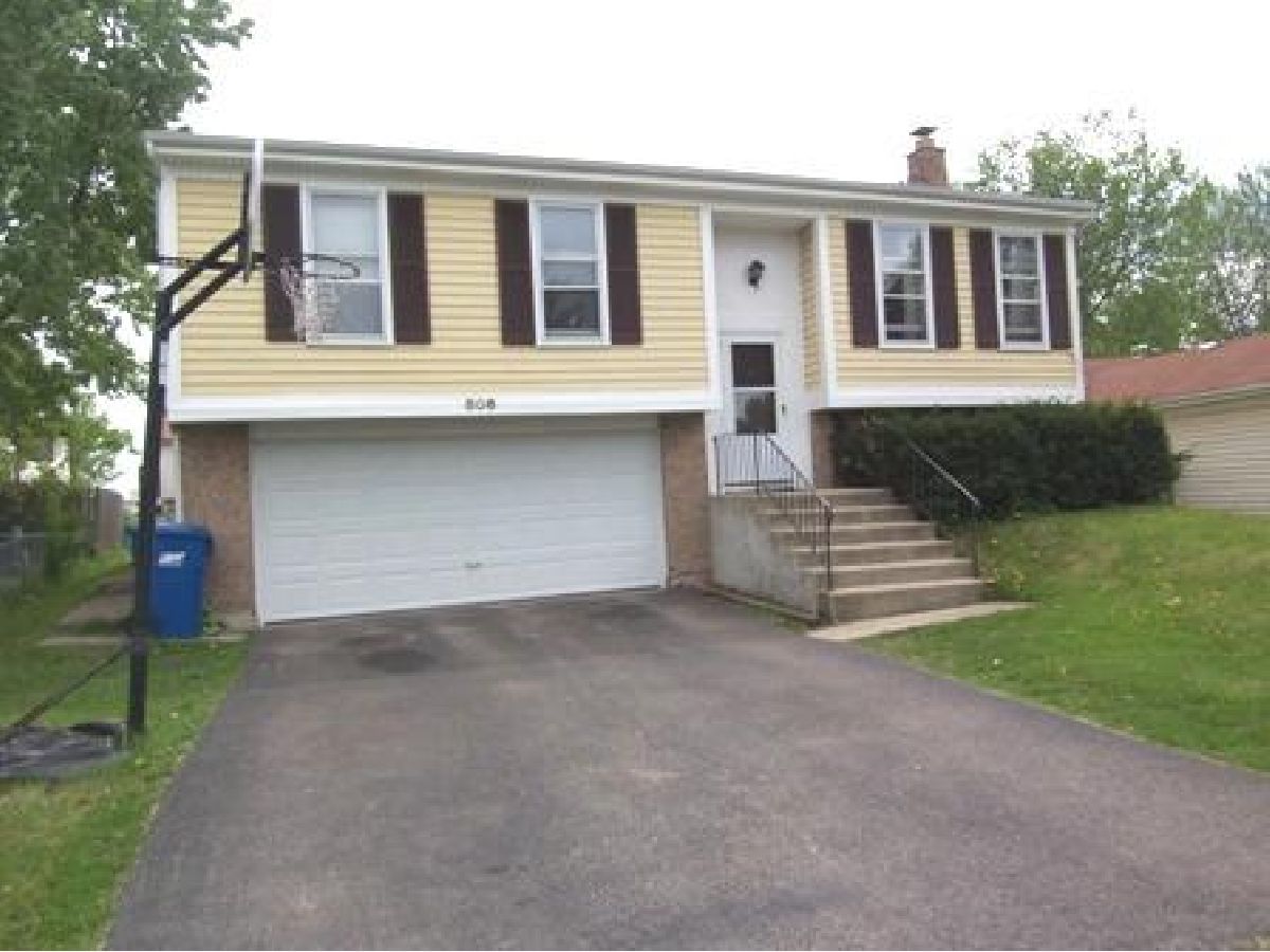 Homes & Condos & Townhomes Rented Waterbury Roselle Illinois, 806 Meade