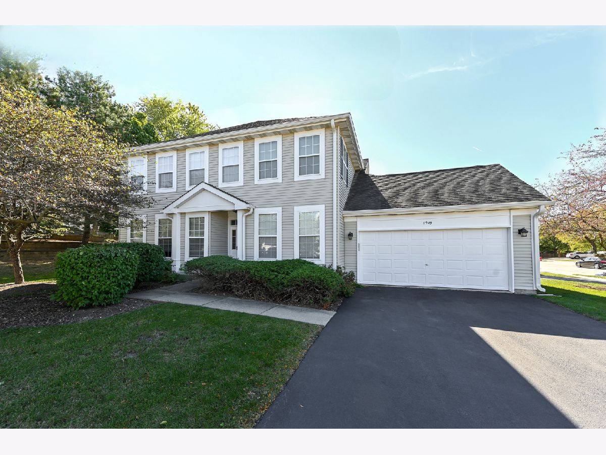 Townhomes & Condos Rented Blackberry Creek Hoffman Estates Illinois, 1949 Blackberry