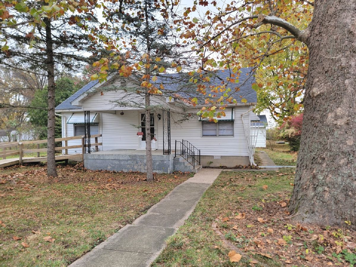  Sold Stanford Illinois, 205 Division