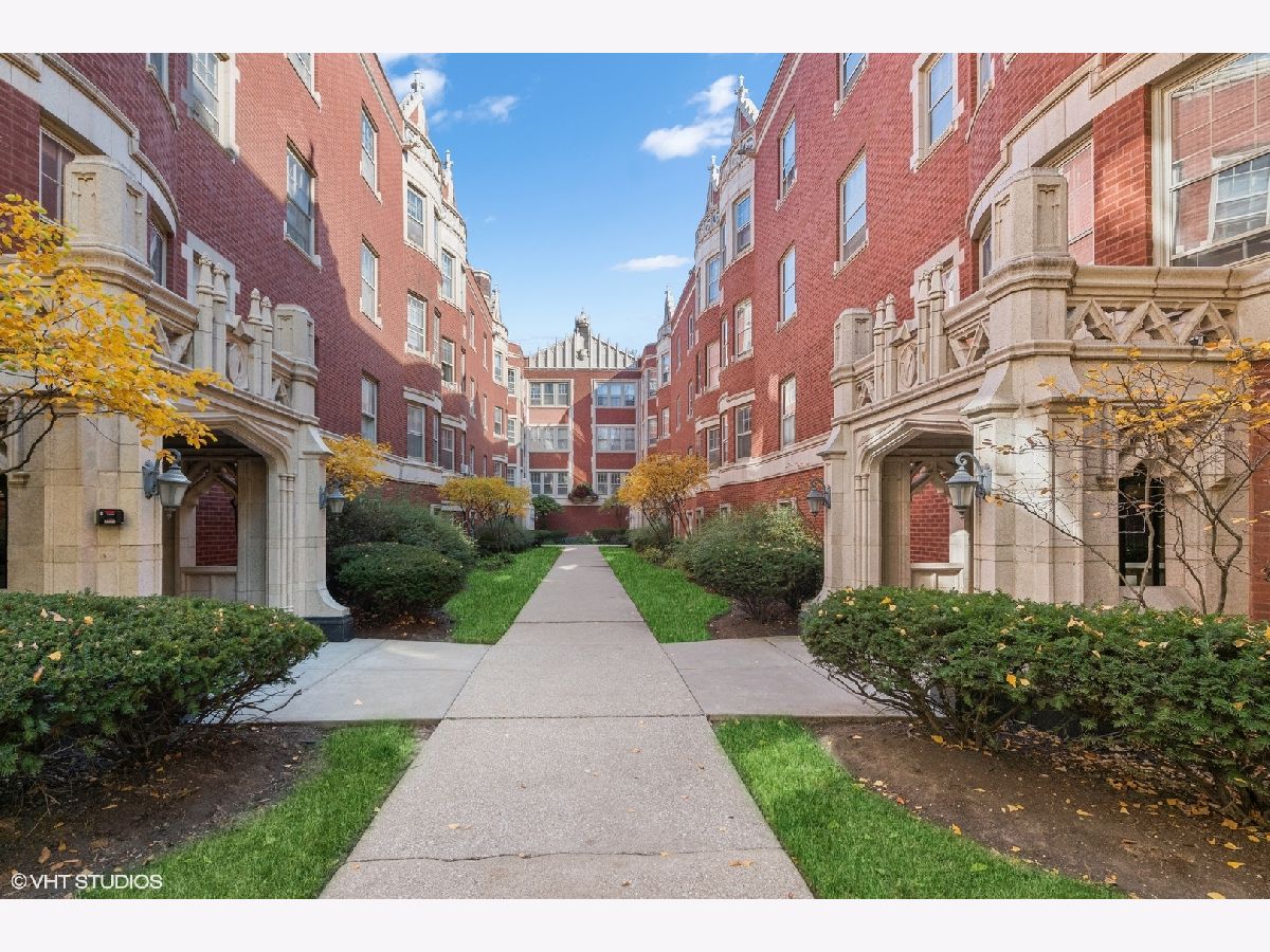 Condominiums Sold Santa Maria Oak Park Illinois, 220 Oak Park