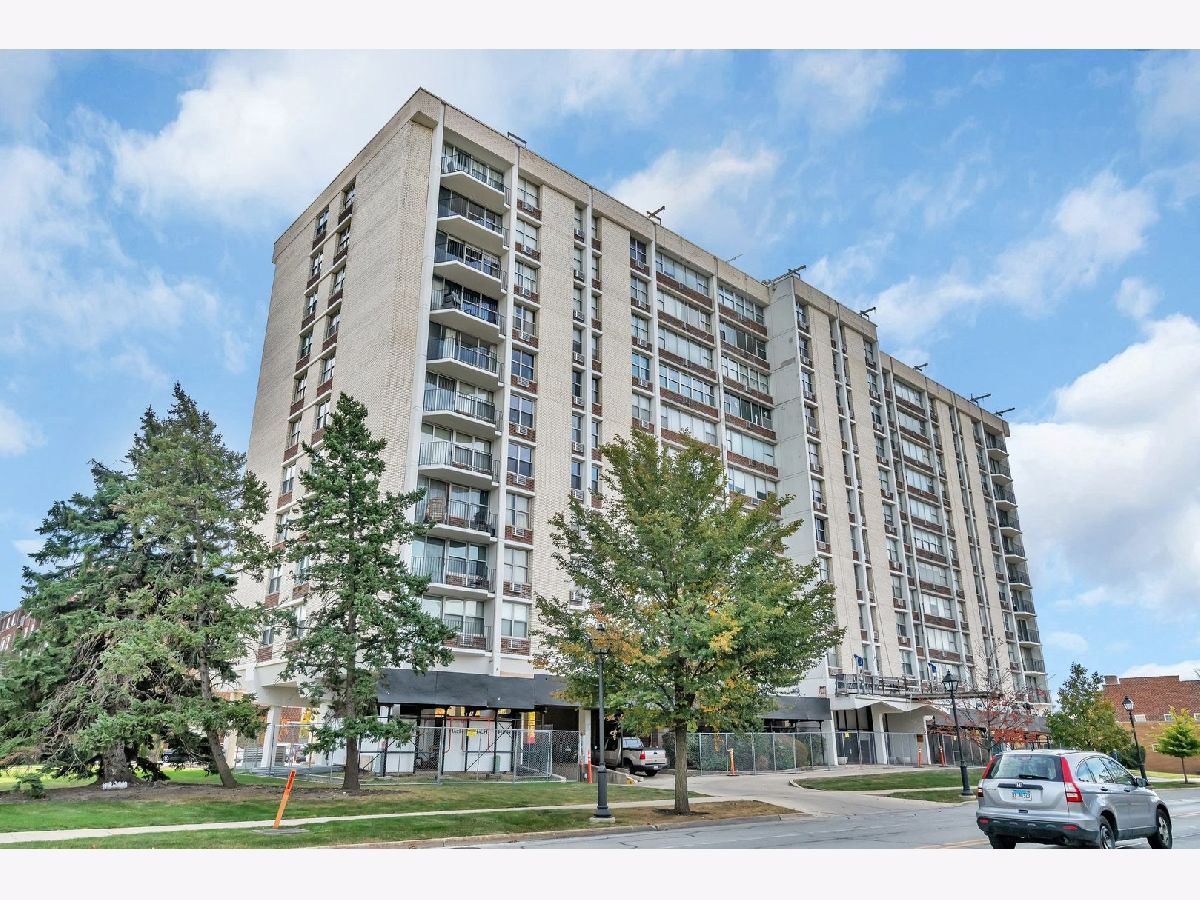 Condominiums Sold Lombard Tower Lombard Illinois, 33 Main