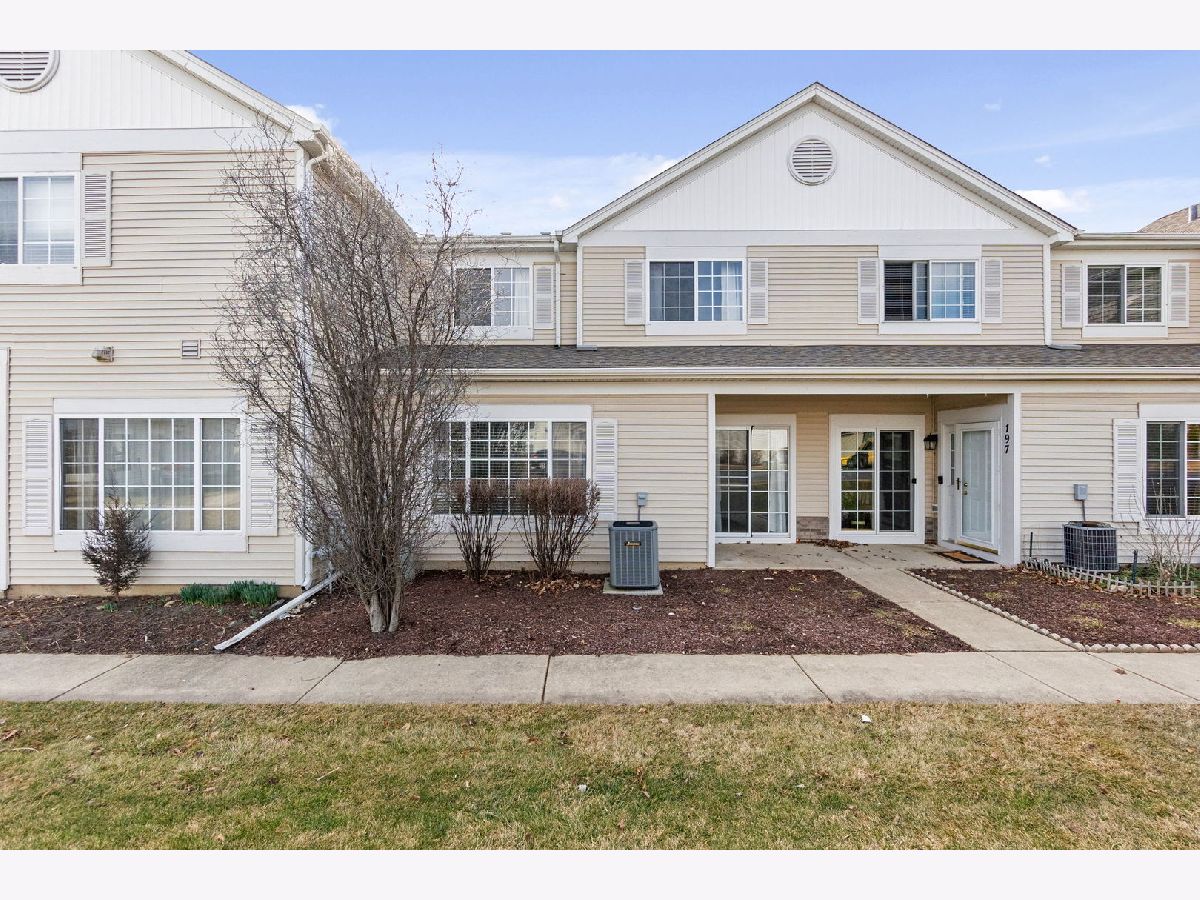 Townhomes & Condos Rented Heather Glen Aurora Illinois, 199 Oakhurst