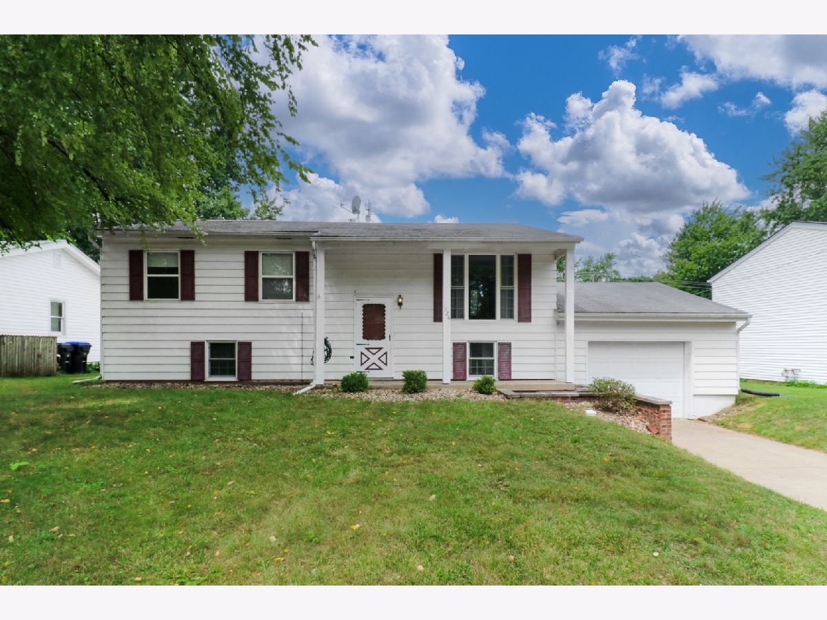 Homes & Condos & Townhomes Sold Lincolnwood Bloomington Illinois, 1226 Townley