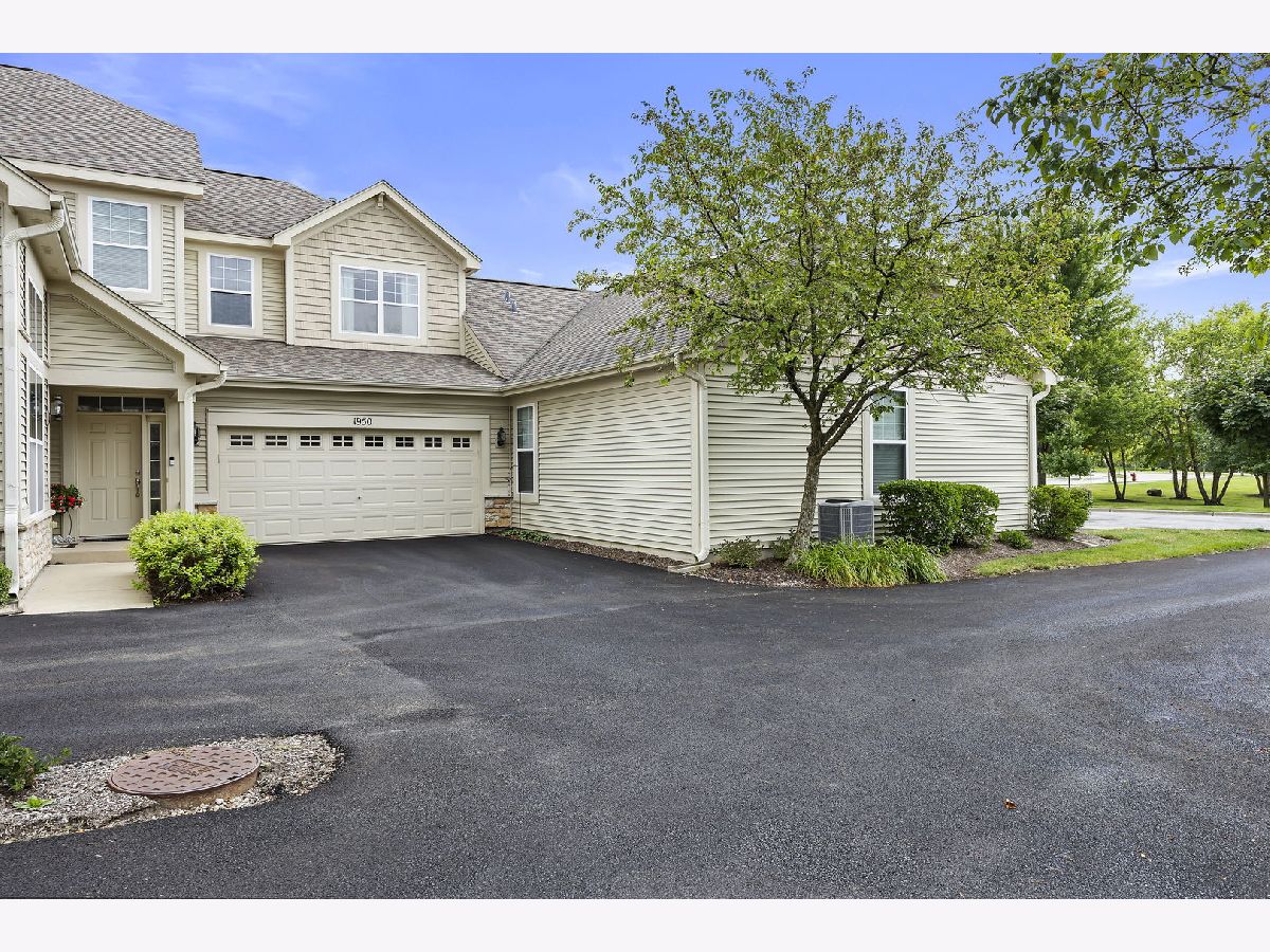 Townhomes & Condos & Homes Sold Stonegate West Aurora Illinois, 1950 Havenshire