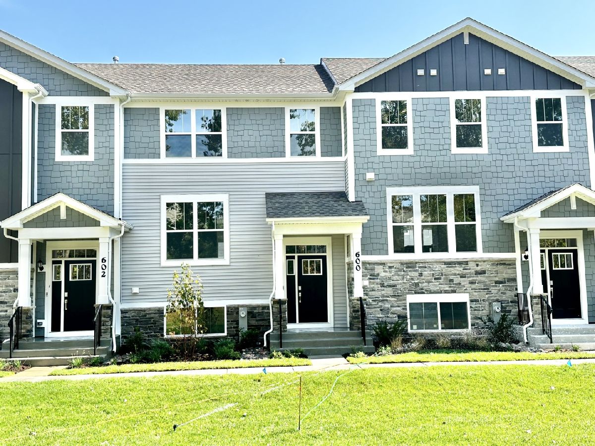 Condos & Townhomes Rented Liberty Meadows Aurora Illinois, 600 Wolverine