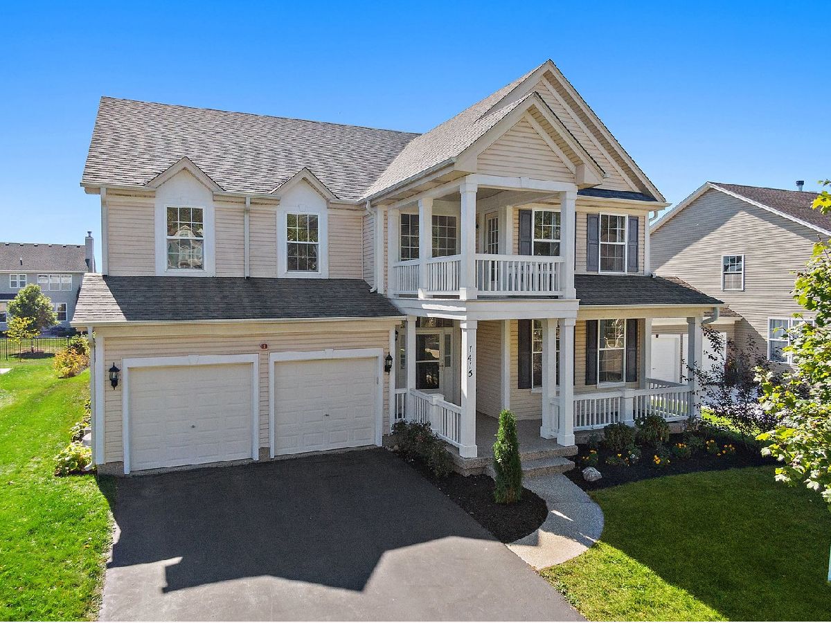 Townhomes & Homes Sold Grand Pointe Meadows West Dundee Illinois, 1415 Walnut