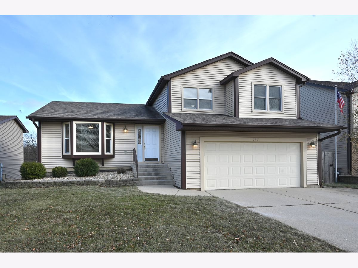Homes Rented Windemere Elk Grove Village Illinois, 767 Schooner