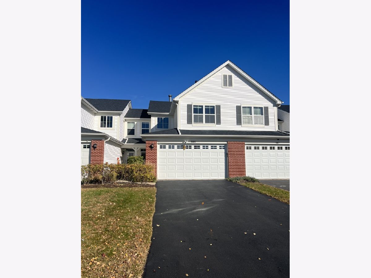 Homes & Townhomes & Condos Rented Churchill Club Oswego Illinois, 385 Mcgrath