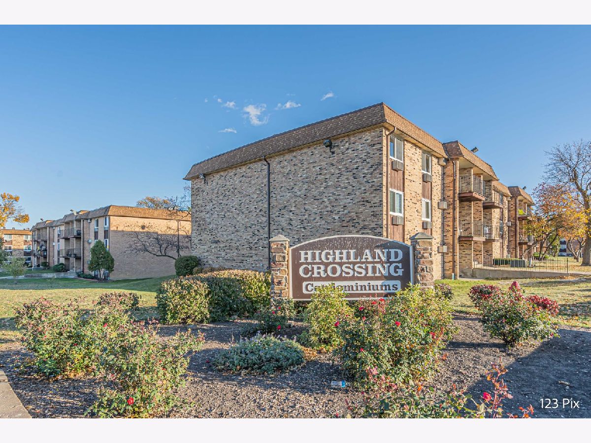 Condominiums Sold Highland Crossing Hoffman Estates Illinois, 745 Heritage