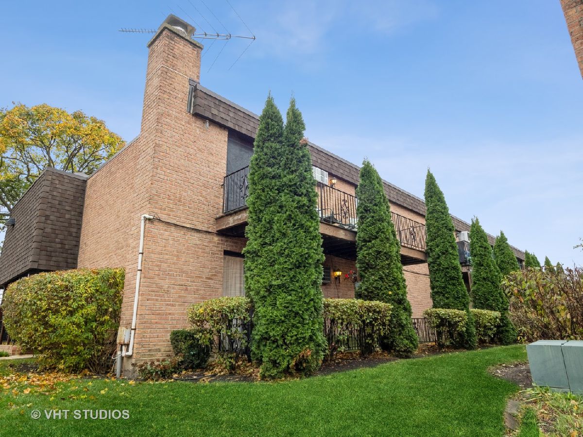 Condos & Townhomes & Homes Sold Barrington East Barrington Illinois, 520 Main