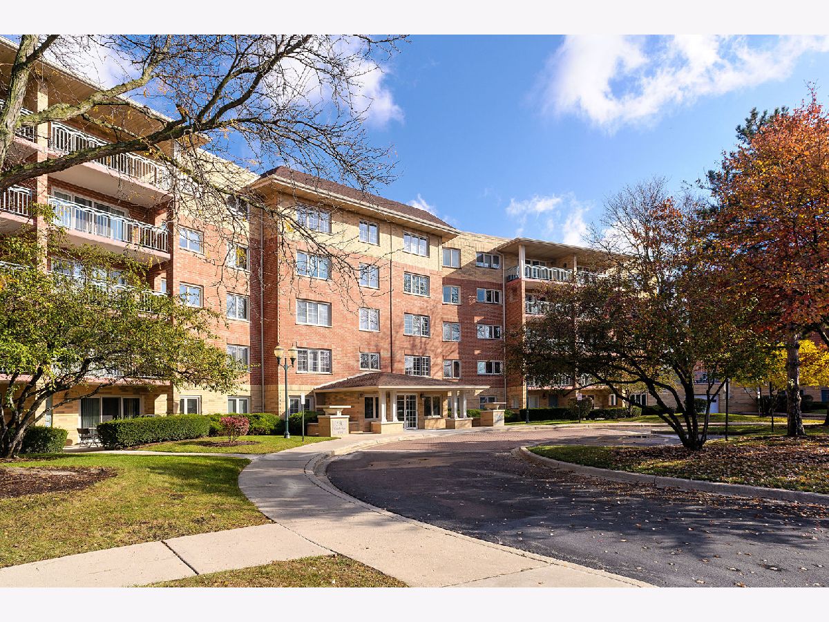 Condominiums Sold Creekside Mount Prospect Illinois, 730 Creekside
