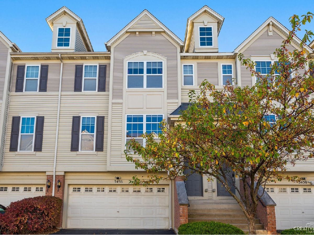Townhomes Rented Yorkshire Square Aurora Illinois, 3456 Bradbury