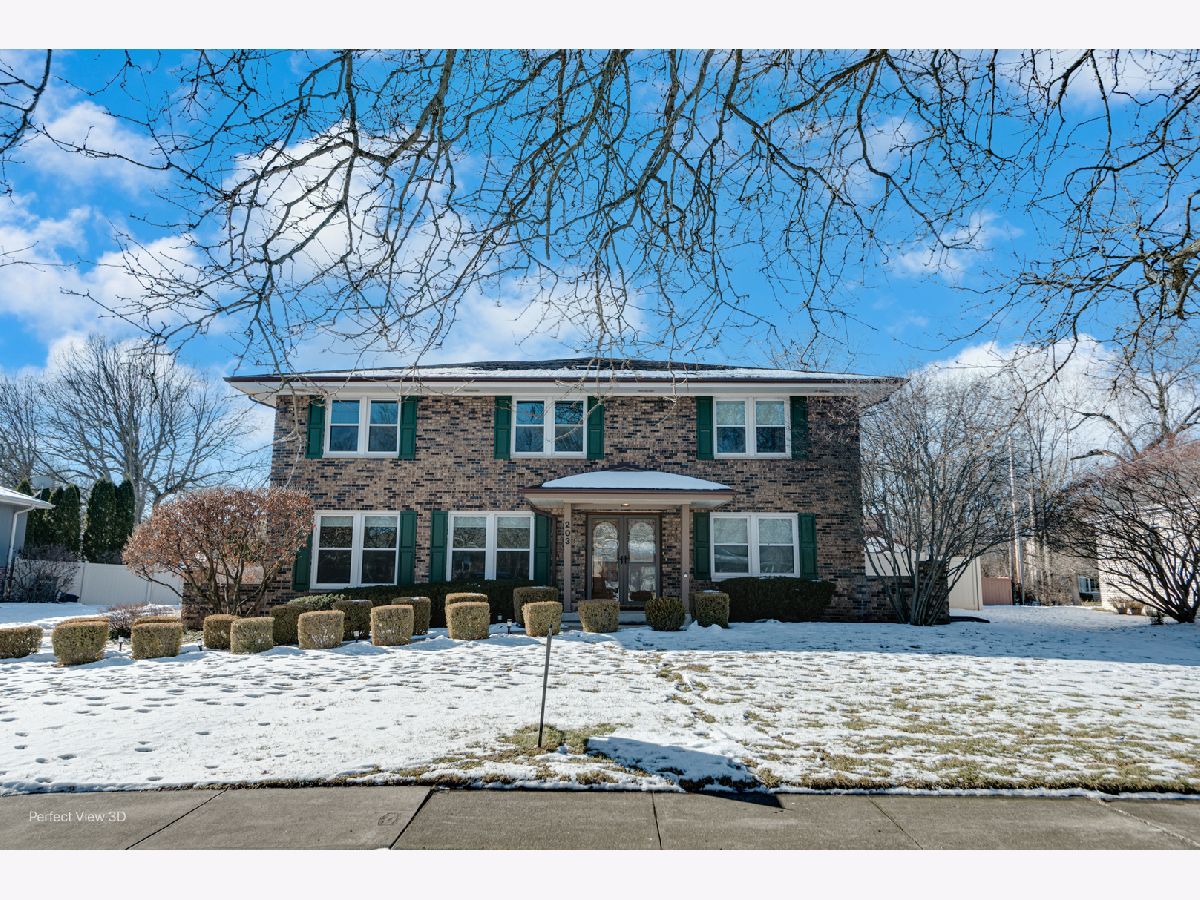 Homes & Condominiums Sold Twin Oaks Joliet Illinois, 203 Meadow Wood