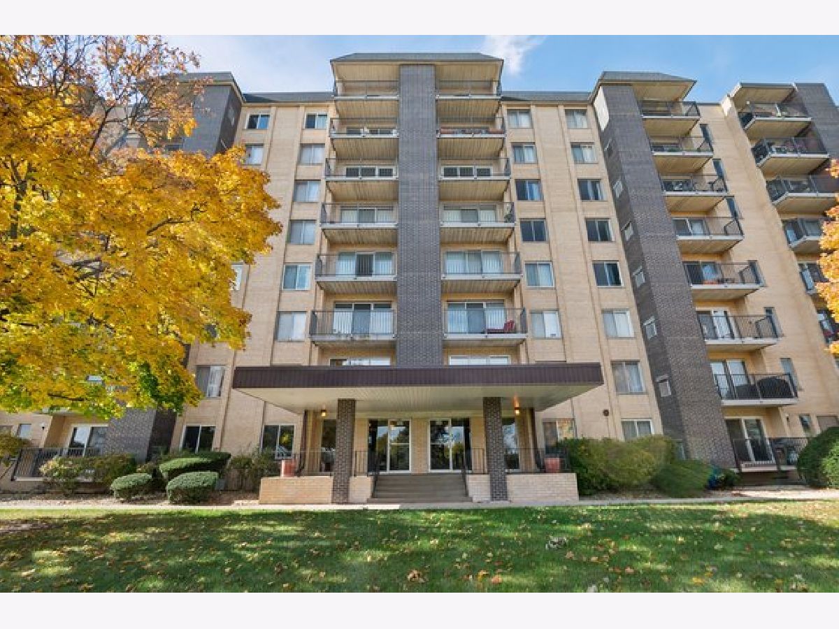 Condominiums Sold Terraces Downers Grove Illinois, 5400 Walnut