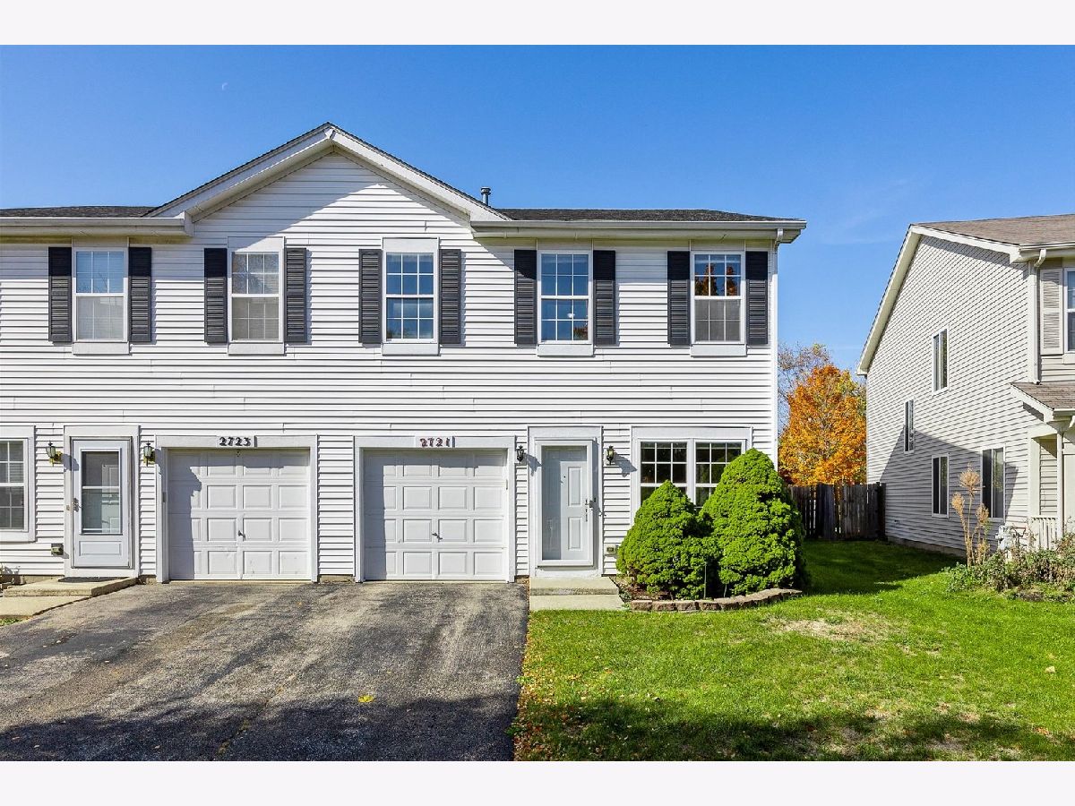 Townhomes & Condos & Homes Sold Woodlake Naperville Illinois, 2721 Cripple Creek