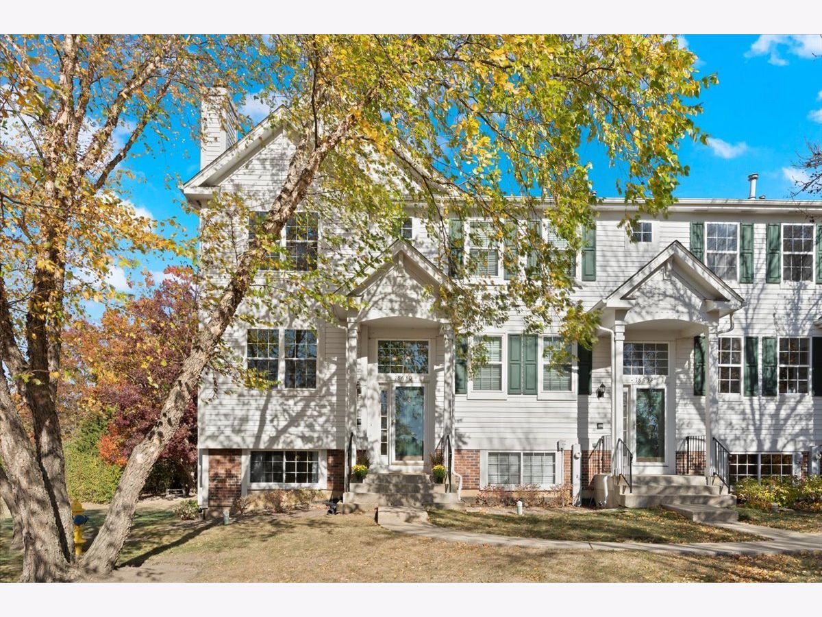 Homes & Townhomes Sold Oakwood Grayslake Illinois, 18630 Sterling