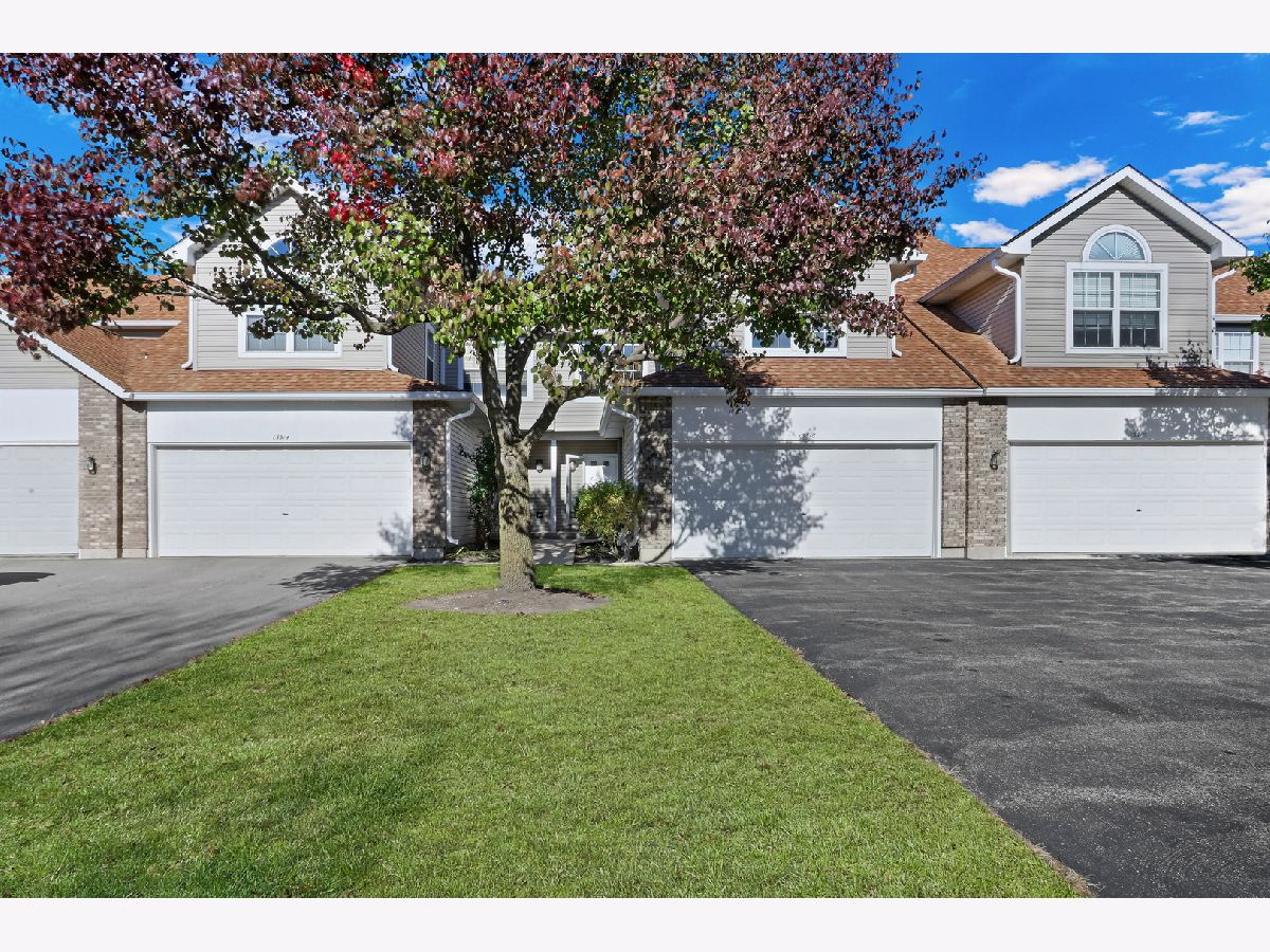 Townhomes & Condos Sold Whispering Lake Lake Bluff Illinois, 13316 Heiden