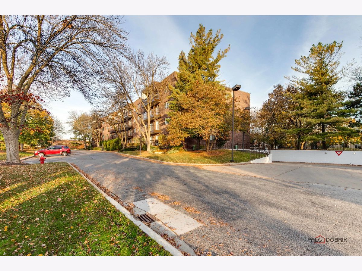 Condominiums Sold Grove Terrace Buffalo Grove Illinois, 300 Dundee