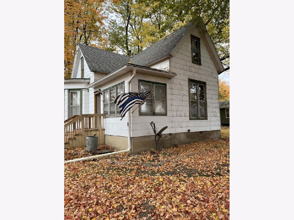  Sold Stanford Illinois, 208 Division