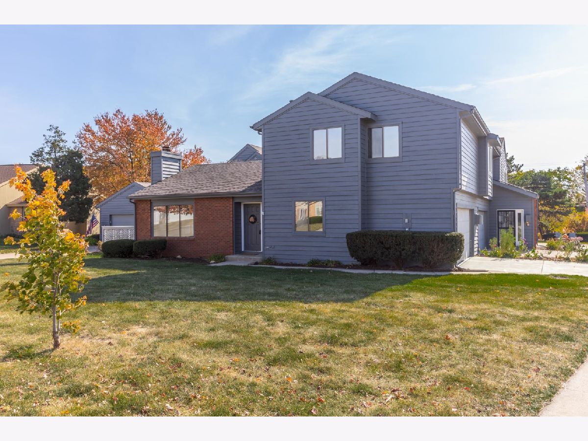 Homes & Condos & Townhomes Sold Northpoint Bloomington Illinois, 2 Sun Pointe