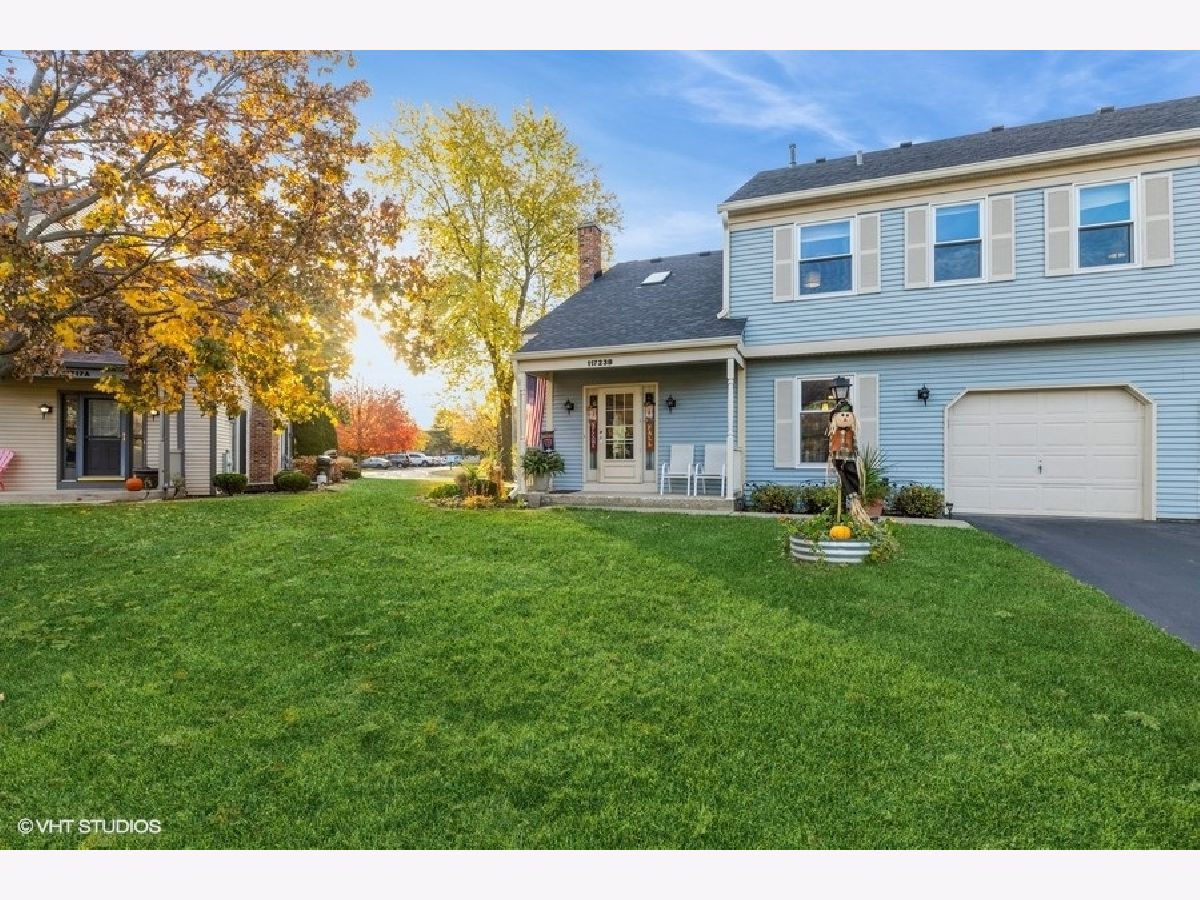 Townhomes & Condos & Homes Sold Woodcreek Huntley Illinois, 11723 Pine