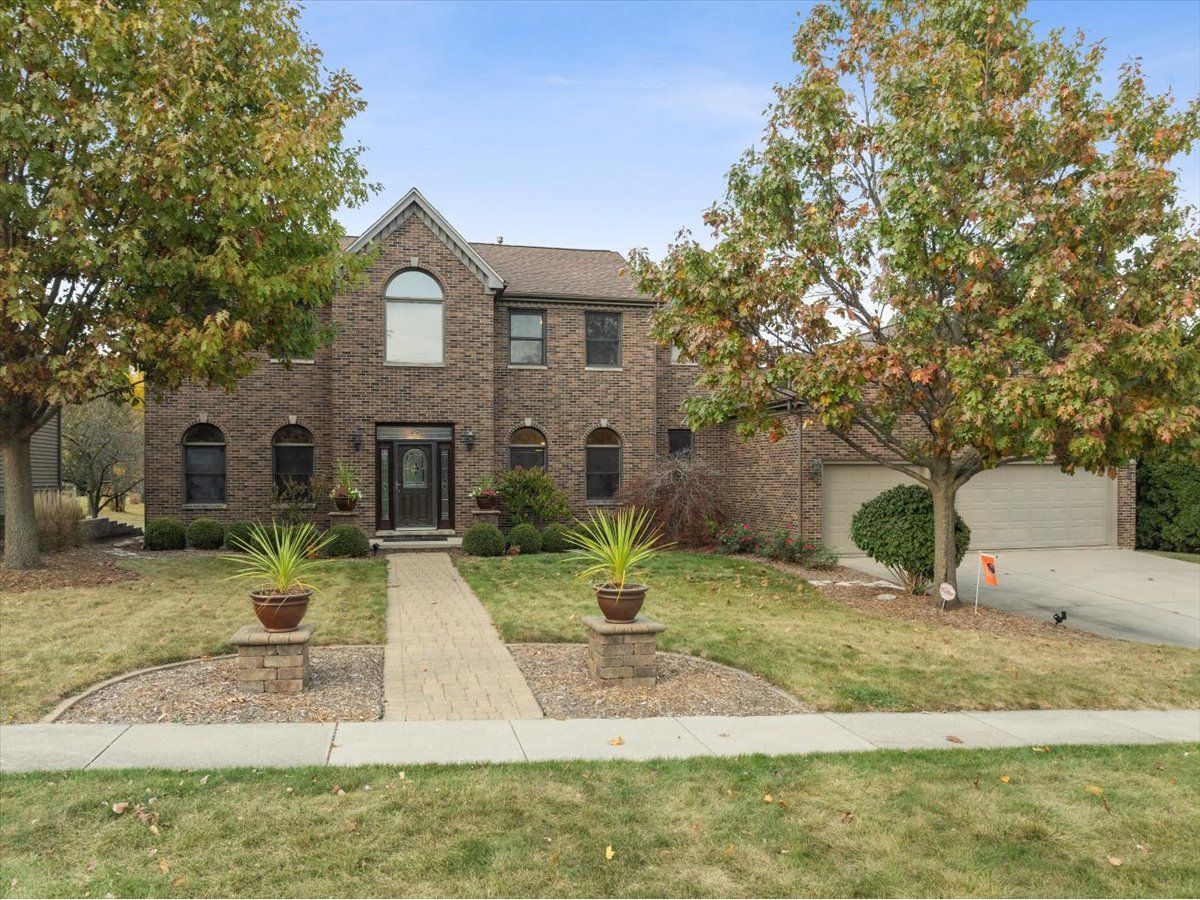 Homes & Condos & Townhomes Sold Woodland Ridge Bloomington Illinois, 5 Stetson