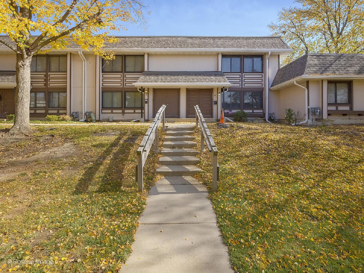 Townhomes & Condos Sold Tanglewood Hanover Park Illinois, 5504 Court P