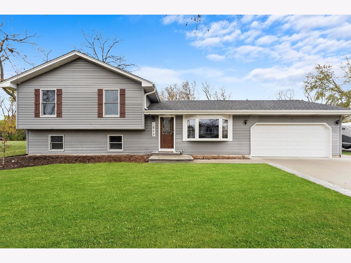  Rented Johnsburg Illinois, 1820 Lakeview