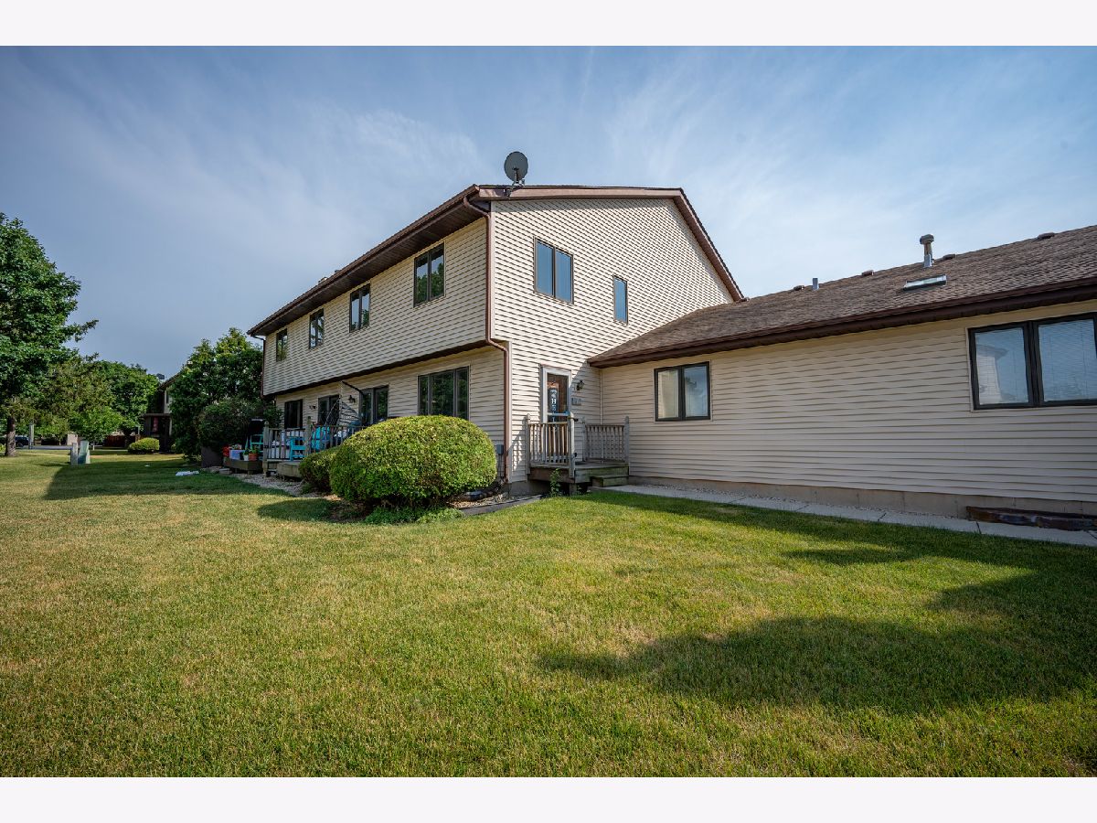 Condos & Townhomes & Homes Sold Woodgate Sycamore Illinois, 1813 Kennicott