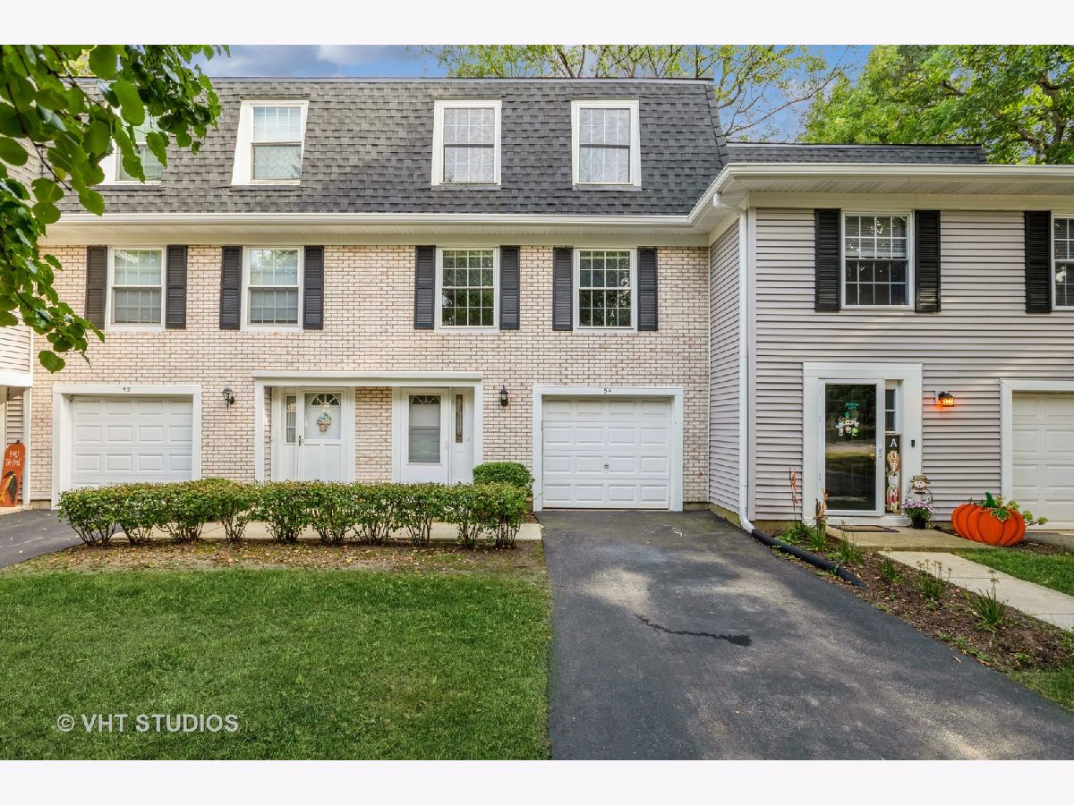 Townhomes & Condos Sold Bright Oaks Cary Illinois, 54 Oak Valley