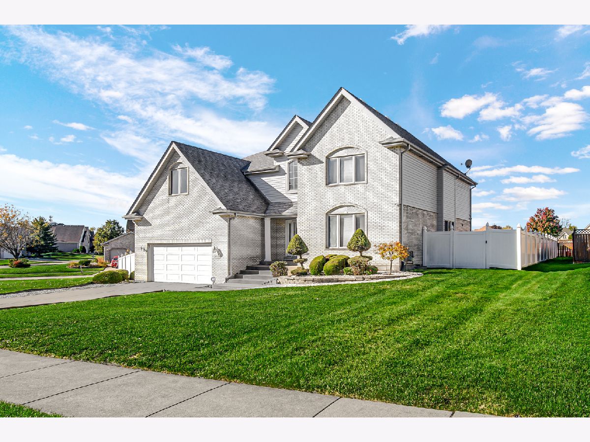 Homes & Townhomes Sold Dynasty Lakes Hazel Crest Illinois, 18304 Carrington