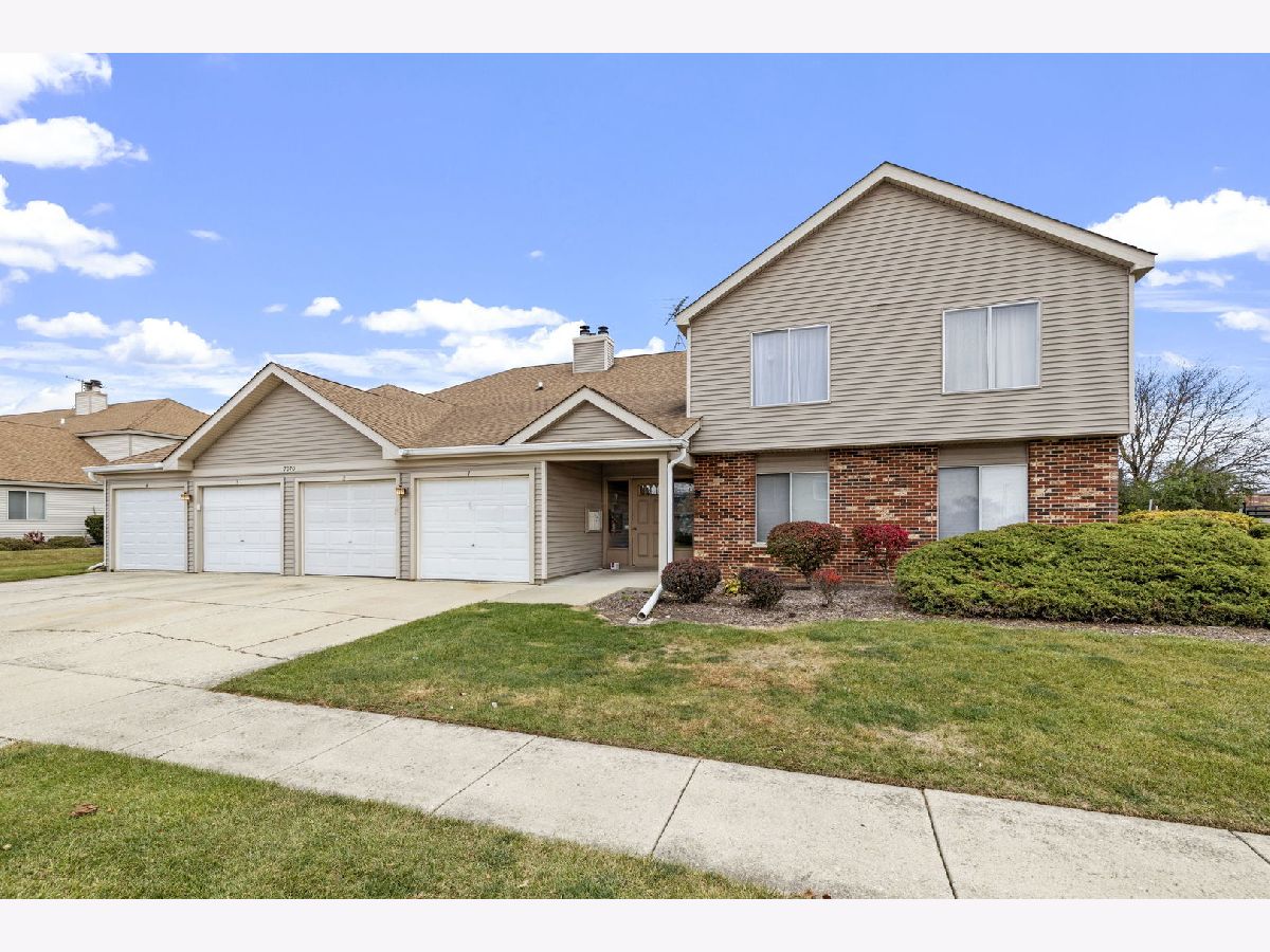Condos & Townhomes Sold Park Lane Woodridge Illinois, 7070 Newport