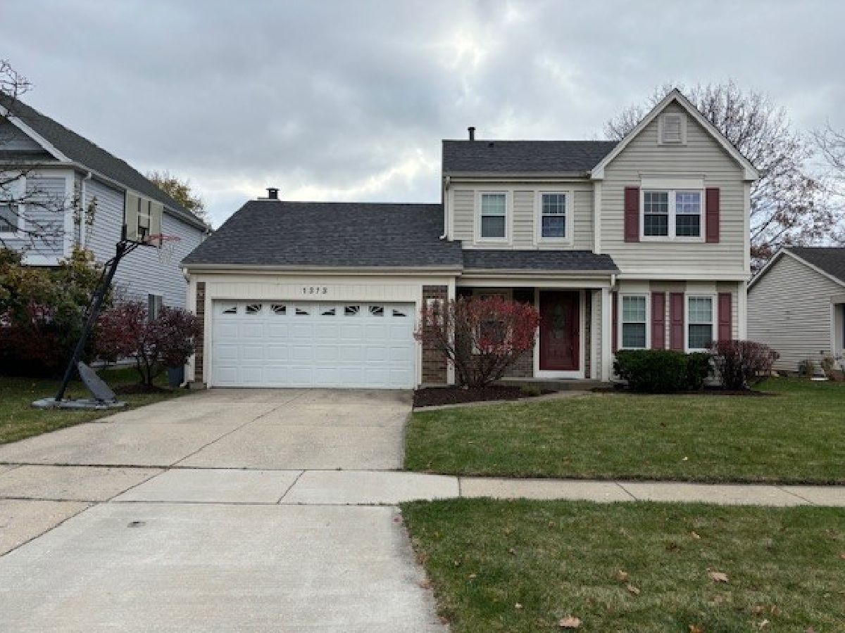 Homes & Condos & Townhomes Rented Cambridge West Mundelein Illinois, 1373 Huntington