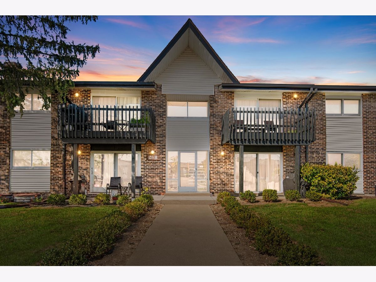 Condominiums Sold Hinsdale Point Willowbrook Illinois, 25 B Kingery Quarter