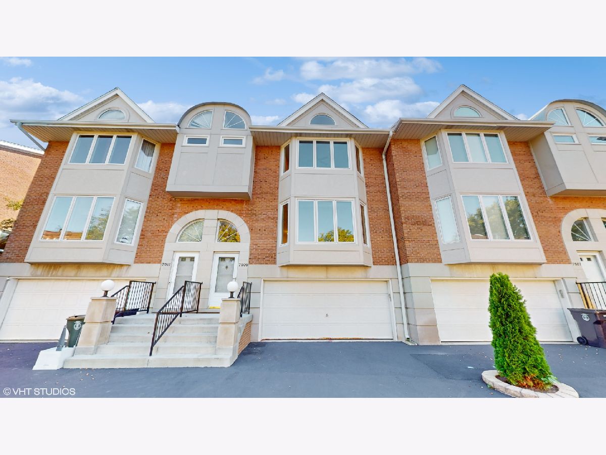 Townhomes Sold Kingston Estates Skokie Illinois, 7009 Lorel