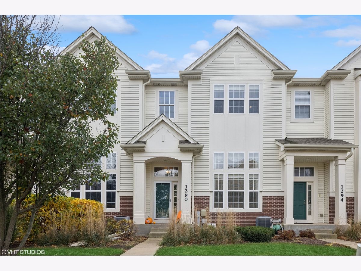 Townhomes & Condos & Homes Sold Randall Highlands North Aurora Illinois, 1290 Comiskey