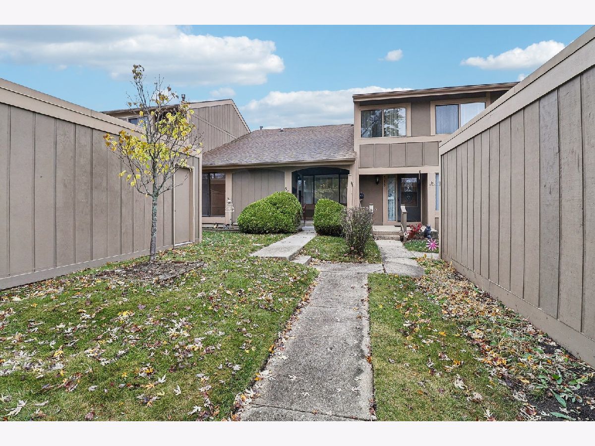 Townhomes & Condos & Homes Sold The Trails Roselle Illinois, 512 Isle Royal Bay