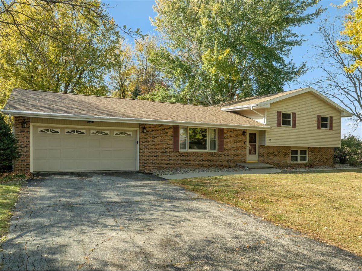 Homes & Condos & Townhomes Sold Lamplighter Towanda Illinois, 125 Hunt