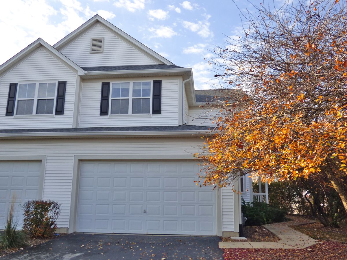 Townhomes & Condos & Homes Sold Harvest Hills St Charles Illinois, 267 Grand Ridge