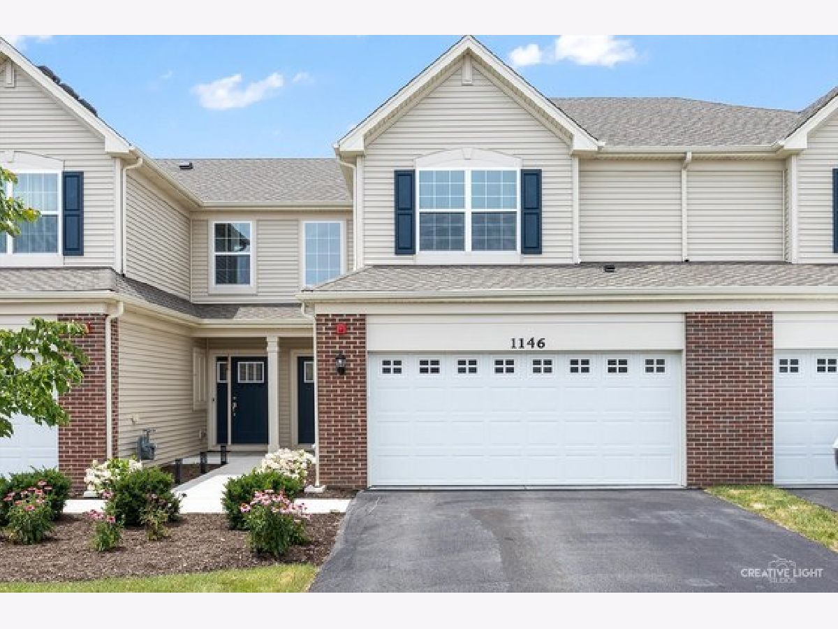 Homes & Townhomes Rented Raintree Village Yorkville Illinois, 1146 Hawk Hollow
