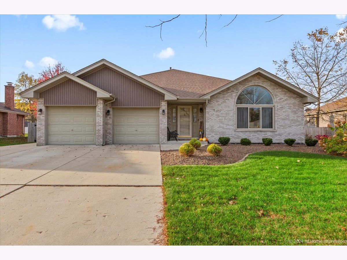 Homes Sold Abbey Glen Lockport Illinois, 1327 Key West