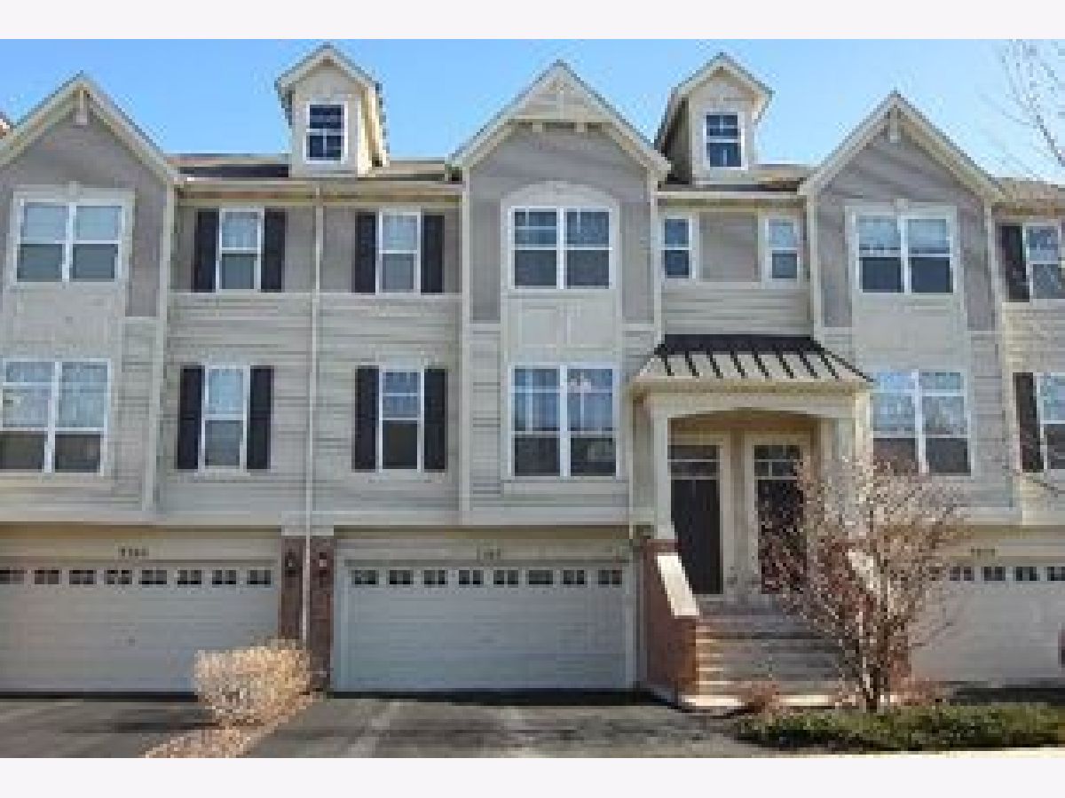 Townhomes Rented Yorkshire Square Aurora Illinois, 3368 Kentshire