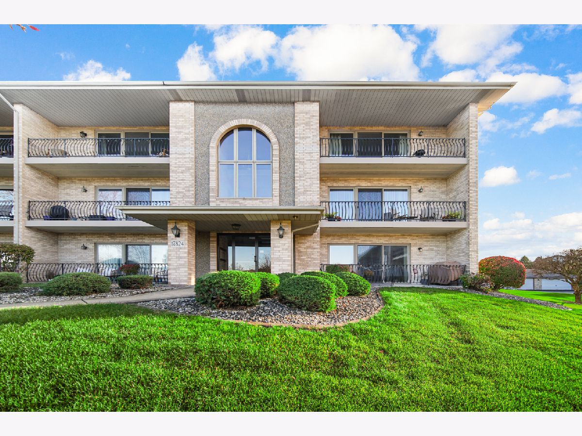 Townhomes & Condos & Homes Sold Eagle Ridge Ii Orland Park Illinois, 17824 Bernard