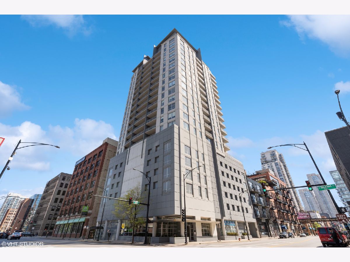 Condominiums Sold Grand Orleans Chicago Illinois, 330 Grand