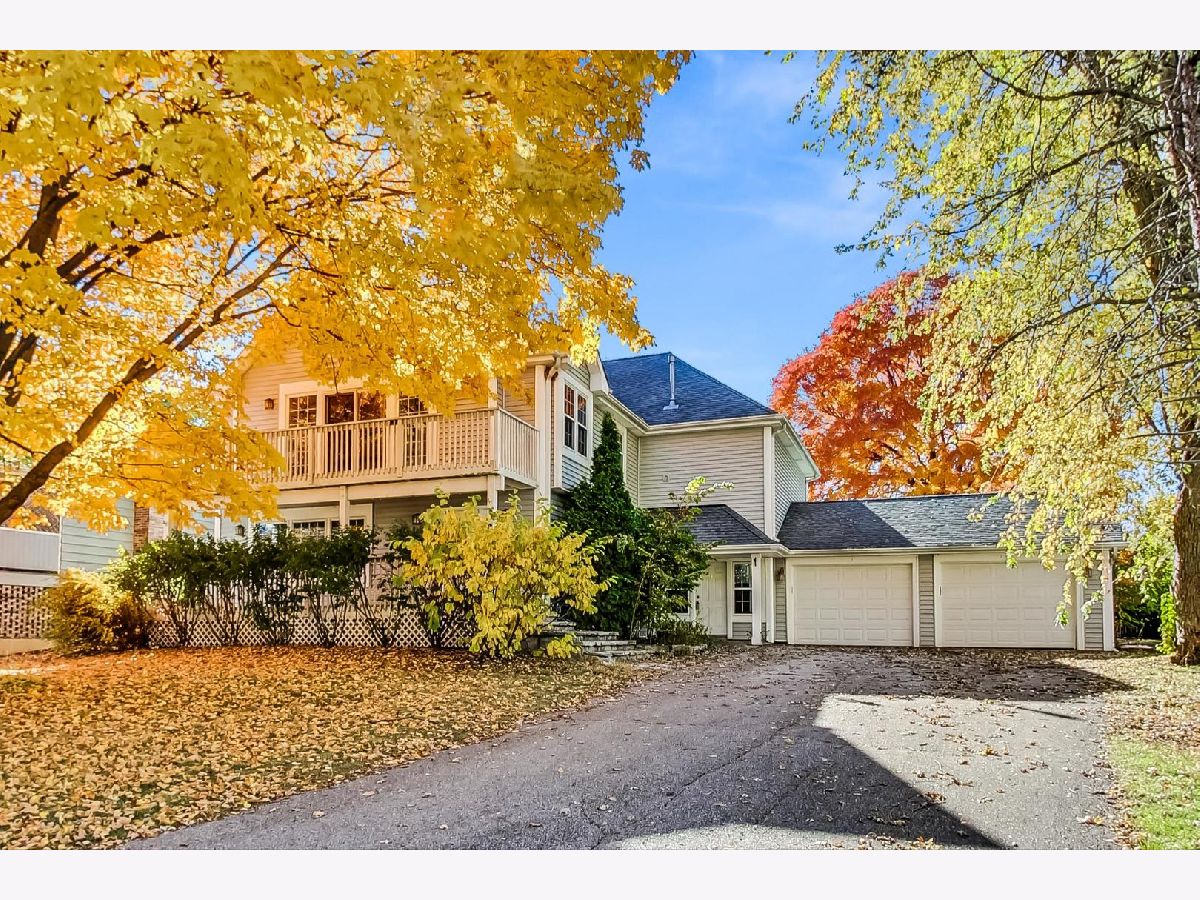 Homes Sold Loch Lomond Mundelein Illinois, 565 Lomond