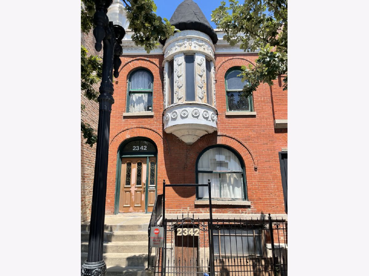 Condominiums & Homes For Sale Tri-taylor Chicago Illinois, 2342 Taylor Street